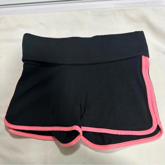 Y2K PINK YOGA SHORTIE SHORTS - Picture 2 of 3